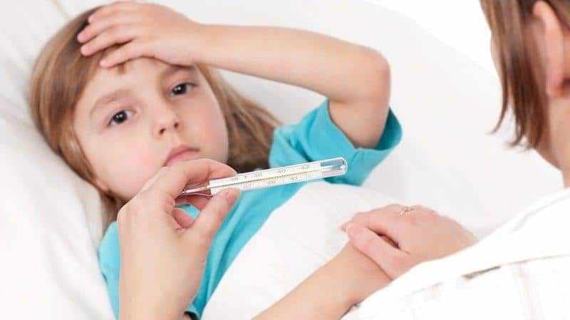 сколько держится температура при отите у детей