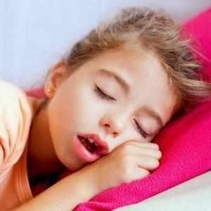 почему у ребенка не дышит нос ночью