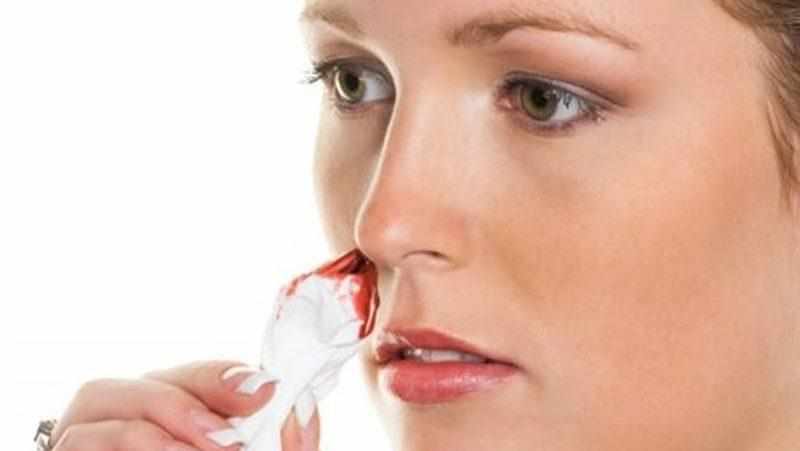 как вызвать кровь из носа быстро