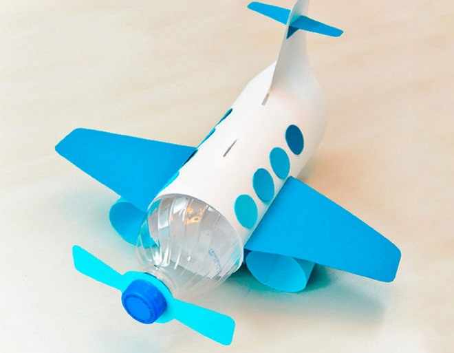 Самолет из пластиковой бутылки